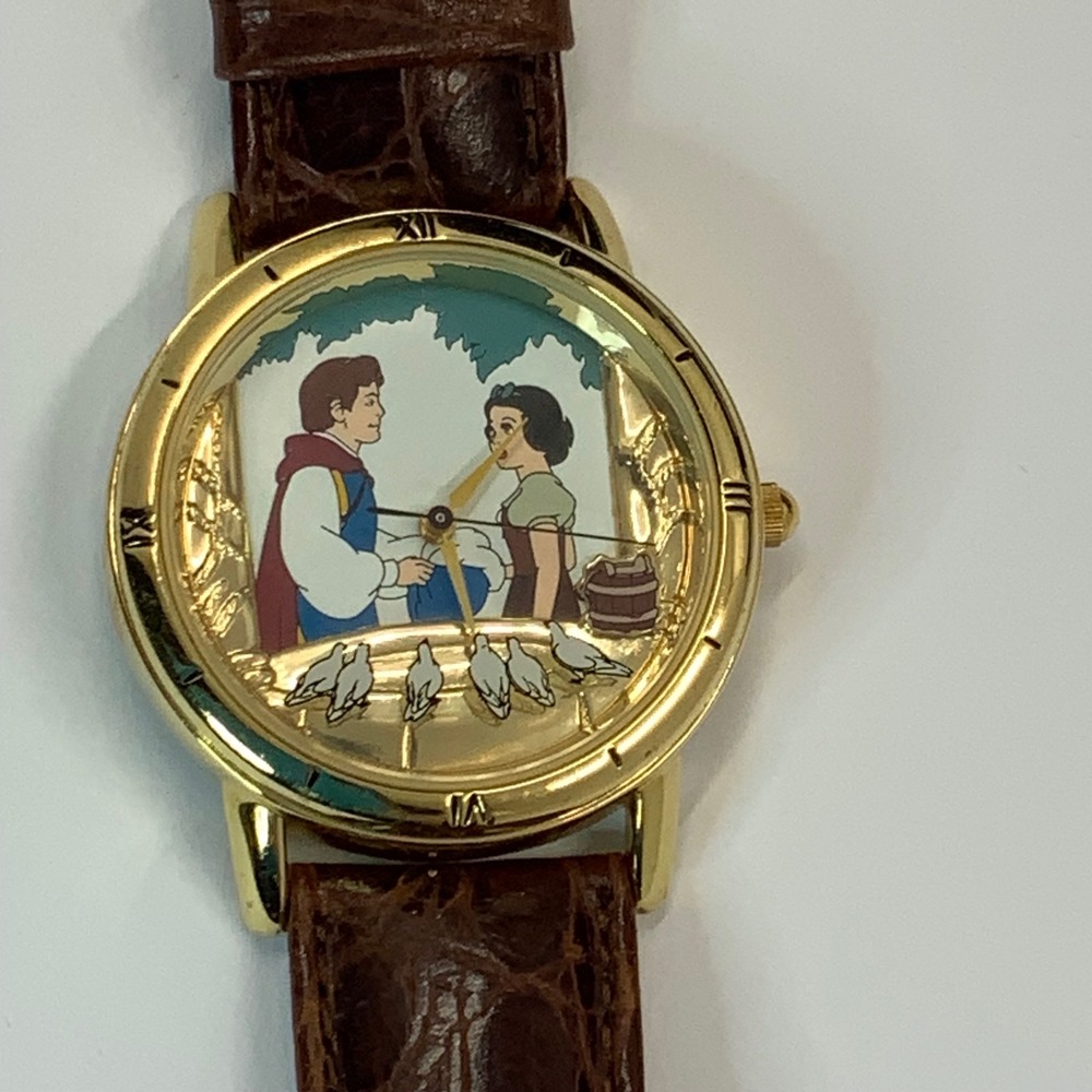 Disney Fossil Snow White Watch Collectors Club Series V DS-201 Limited Edition